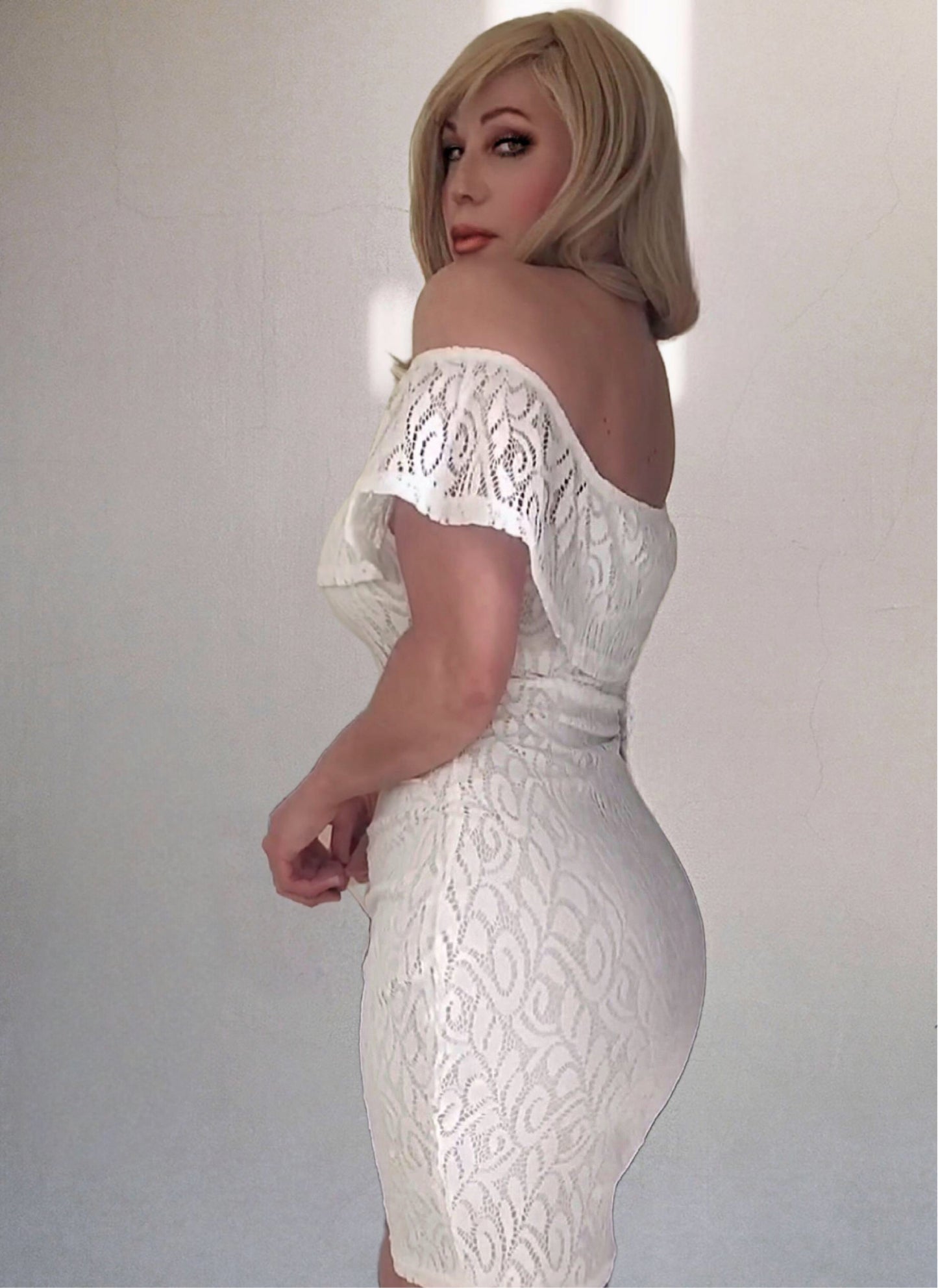 SAVANNAH - Off The Shoulder Lace Mini Dress